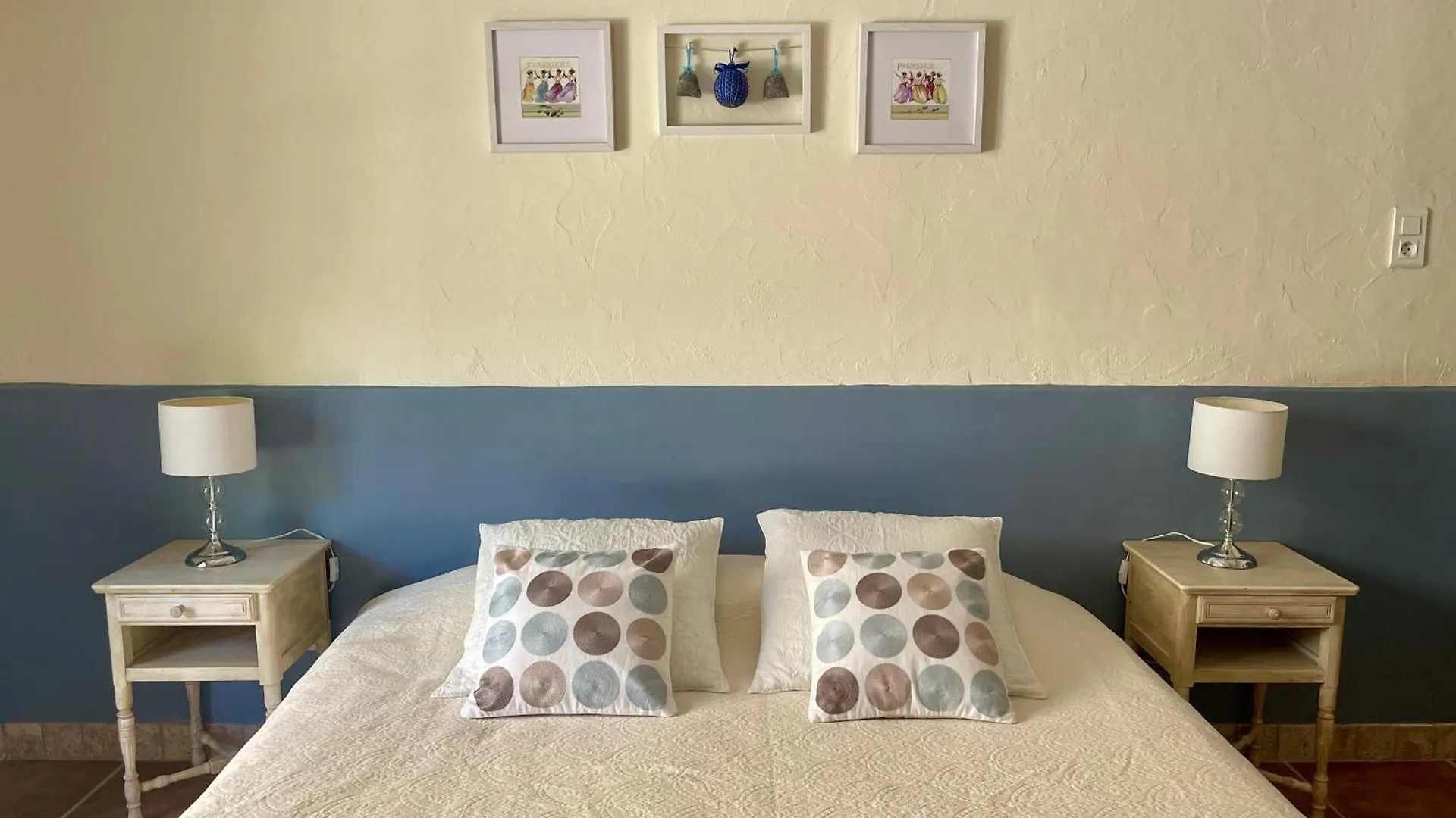 Domaine Au Coeur Des Alpilles Bed and Breakfast Maussane les Alpilles 0*,  Frankrijk