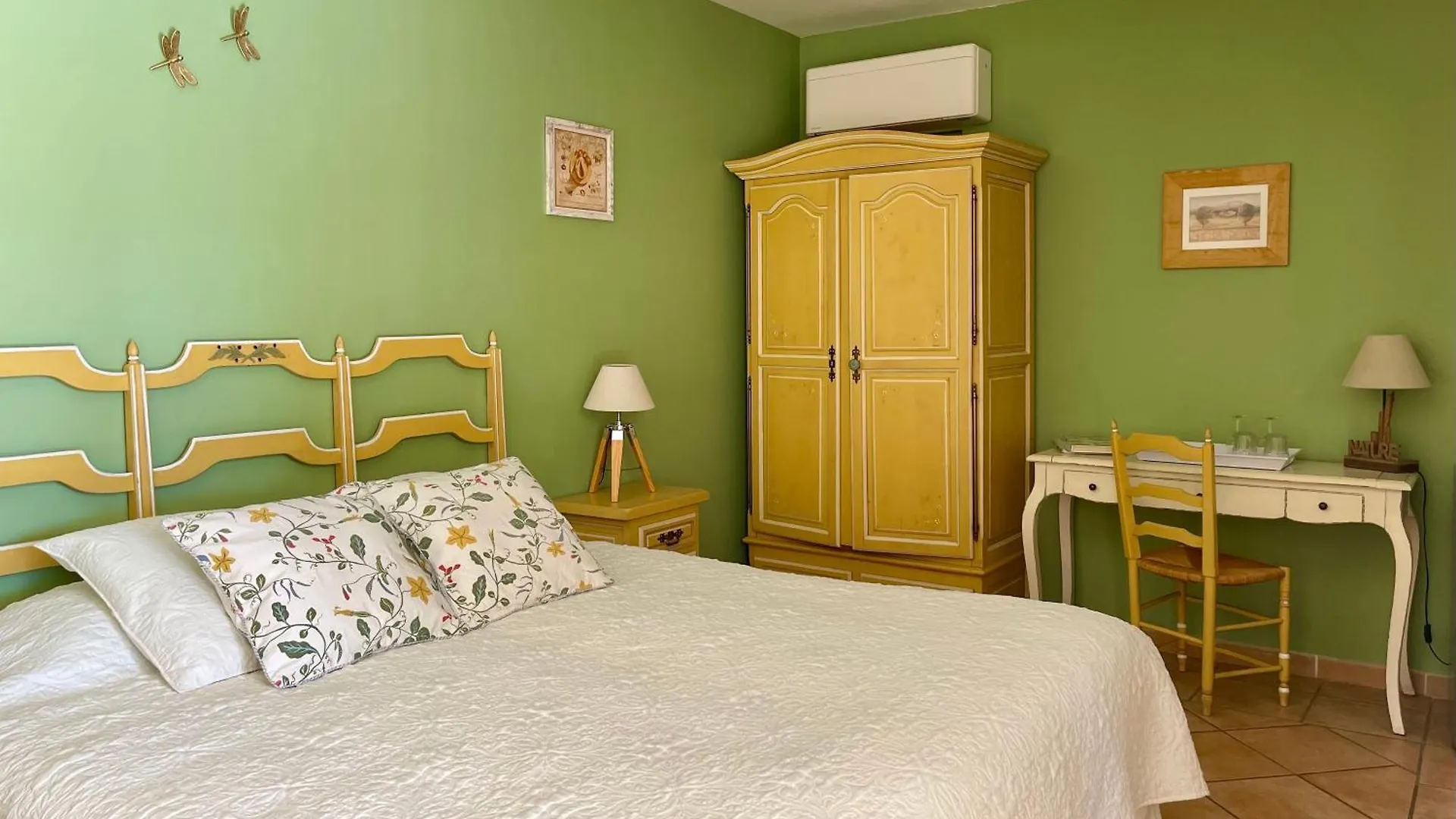 Domaine Au Coeur Des Alpilles Bed and Breakfast Maussane les Alpilles 0*,