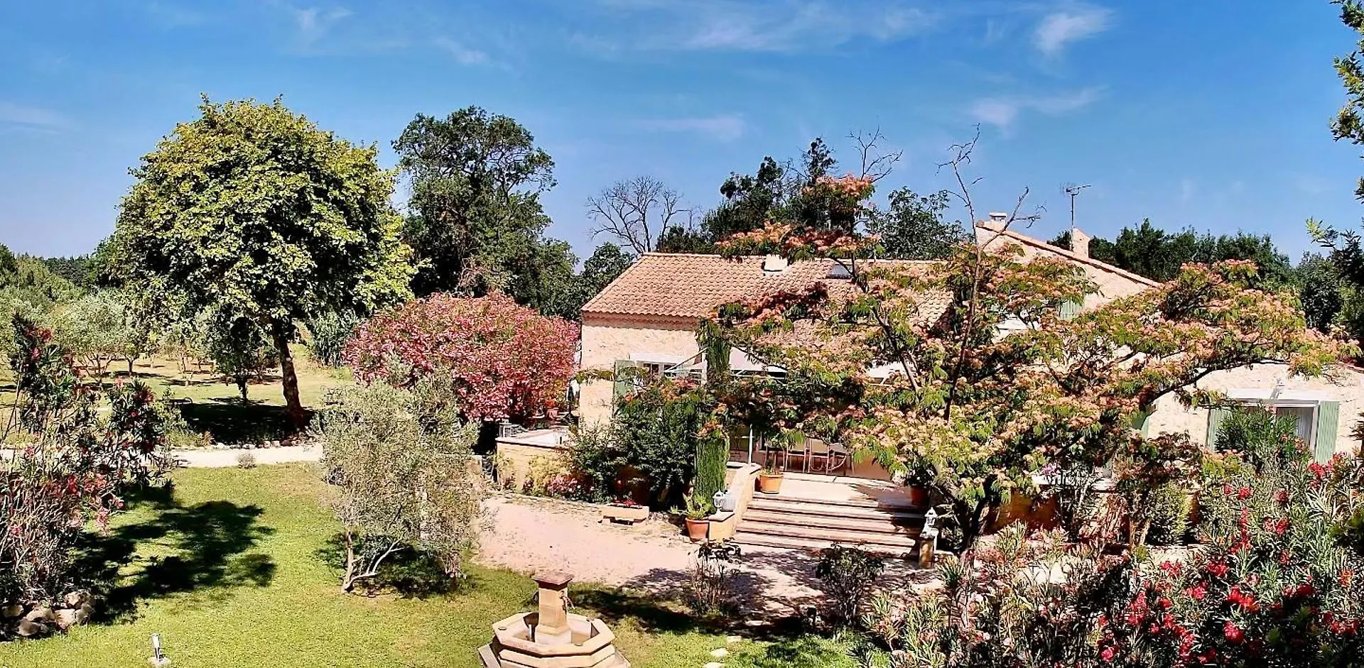 Domaine Au Coeur Des Alpilles Bed and Breakfast Maussane les Alpilles