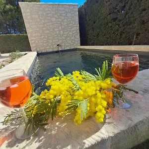 Vakantiehuis La Maison De Manon, 4-5personnes, 75m2, Centre Village Avec Piscine Privee, Maussane les Alpilles